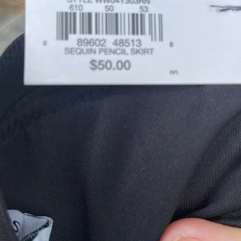 Nine West skirt has